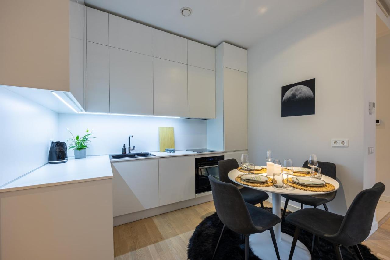 Rotermanni Apartment#Top Location#Spacious#Free Parking Талин Екстериор снимка